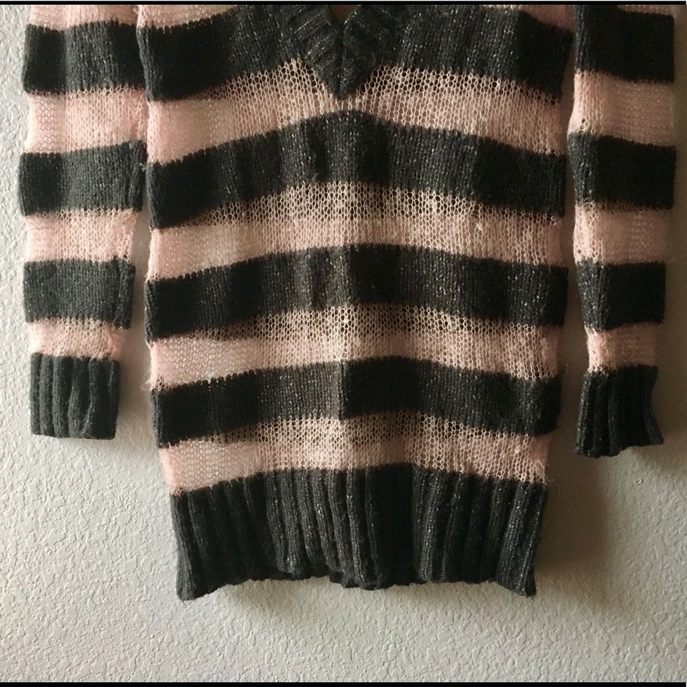 Sweater - Picture 4 of 5